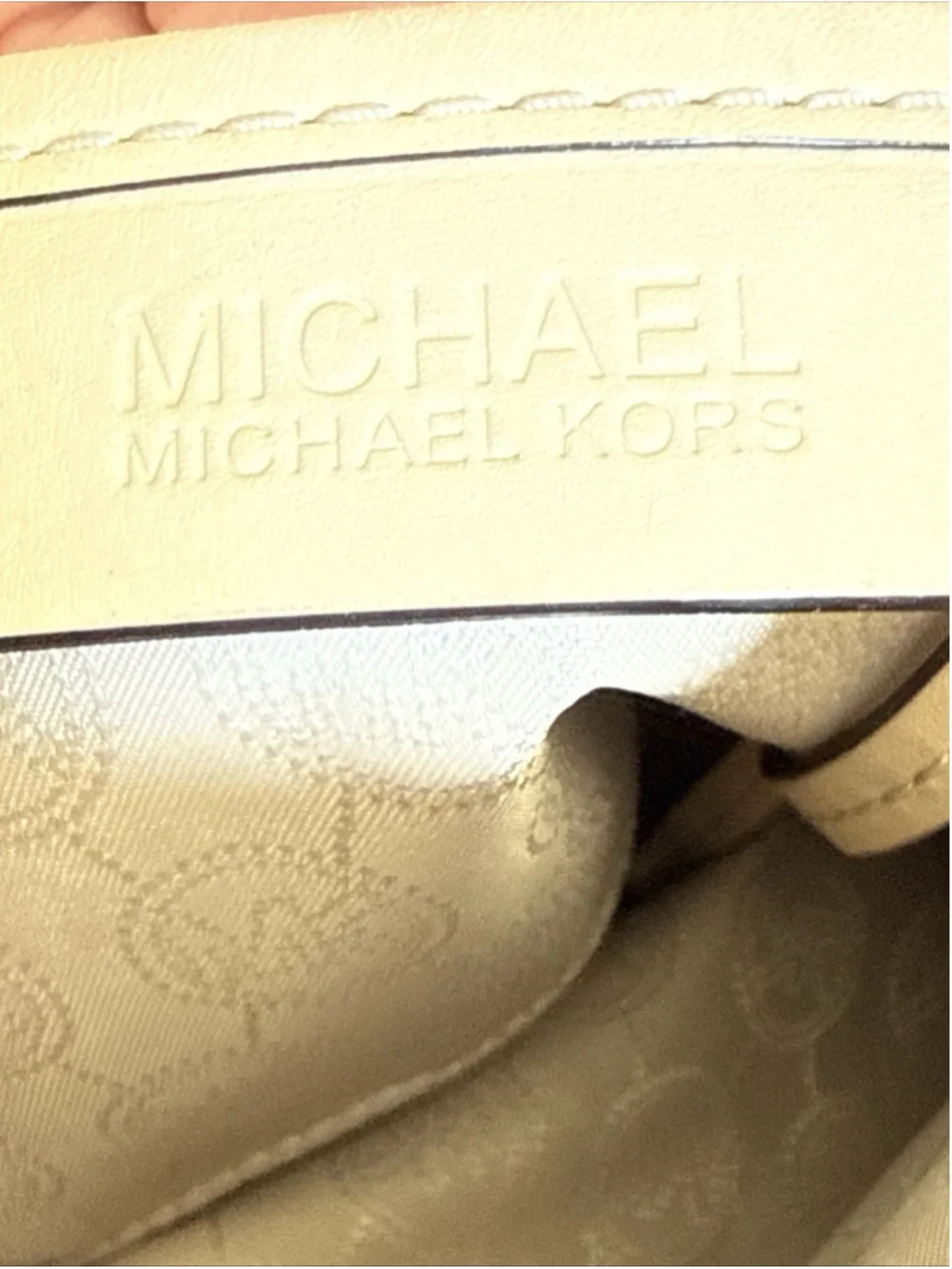 Michael Kors Women's Jet Set Travel Beige Saffiano Leather Pockets Tote Bag - Picture 7 of 7